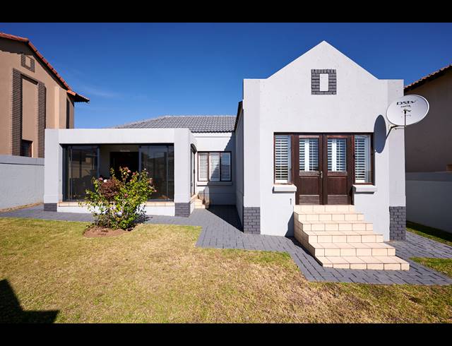 2 BEDROOM CLUSTER FOR SALE IN NOORDWYK